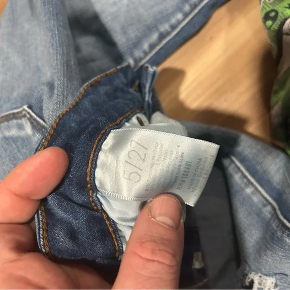 Simple Society Distressed Blue Jeans Size 5/27 - Picture 2 of 3